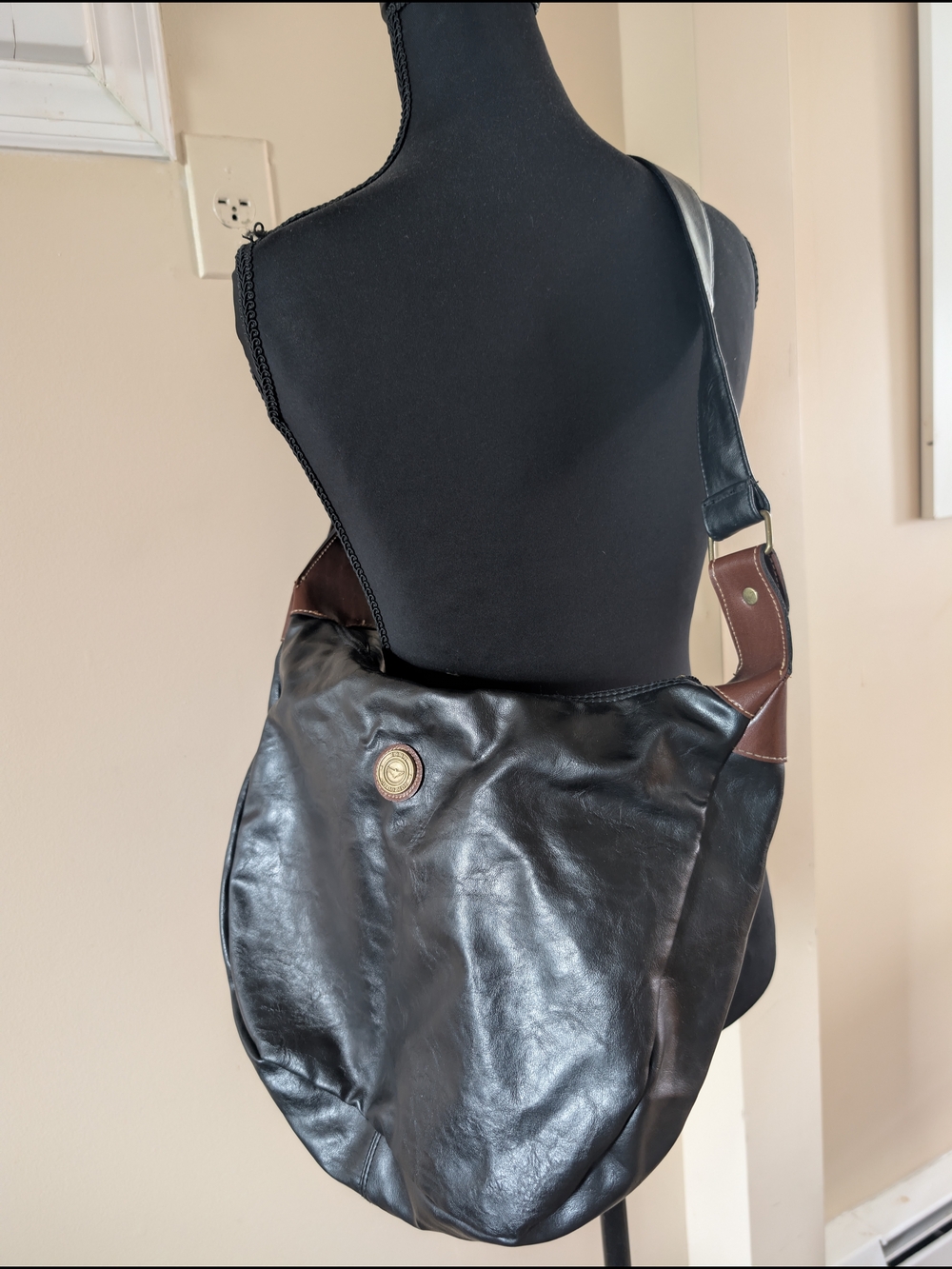 Leather Shoulder Bag in Black and Brown - Classic Everyday Carry